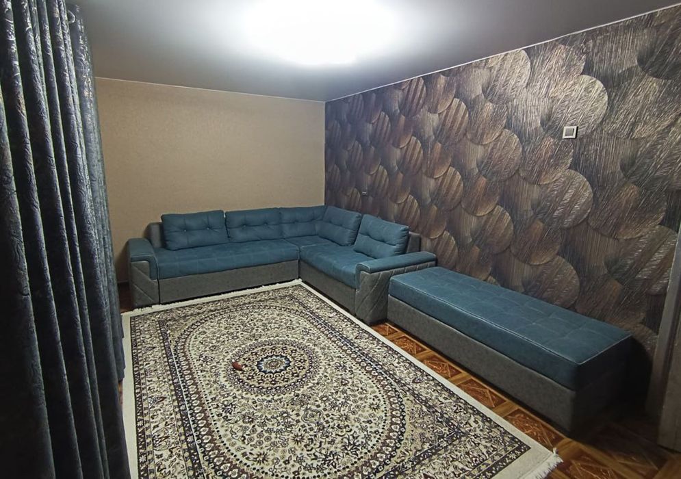 Продаётся своя 3-х комнатная в районе Дворца химиков.