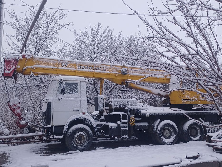 Avtokran xizmati 25 ton 28 m