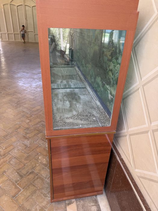 Аквариум ( akvarium) 1 tonnalik