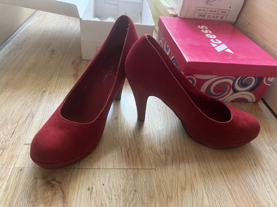 Дамски обувки на ток различни модели 37-39 номер