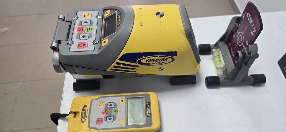 Laser Canalizare Tevi Spectra DG 613 raza rosie  .  Ca topcon
