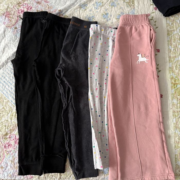 Отдам даром детские вещи