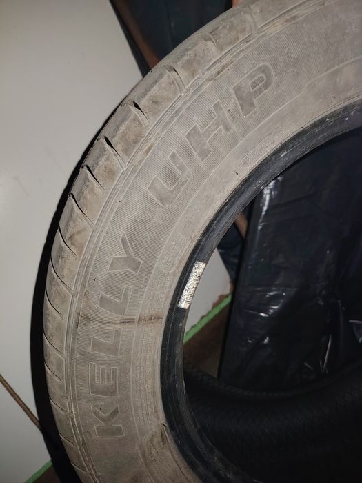 Anvelope vara 225/55/16 în stare foarte bună. Profil 80%