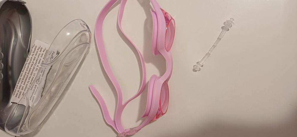 1. Ochelari +casca inot.
