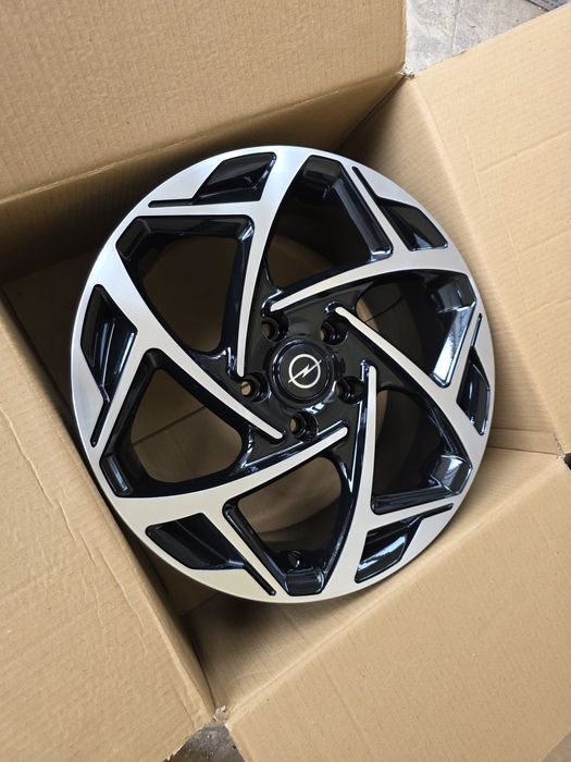 Jante de aliaj pentru Opel insignia pe 17 marca rc wheels model  175