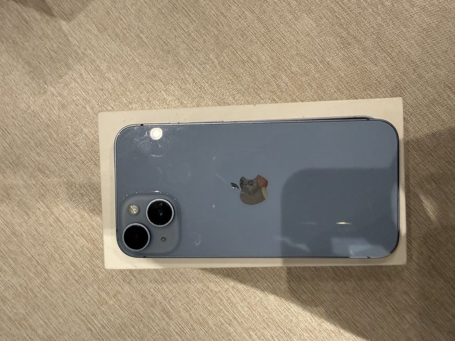 Продам iPhone 14, 256 ГБ, голубого цвета.