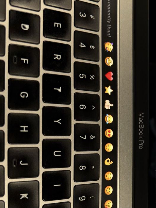 MacBook Pro 13-inch, 2019, Retina IRIS Plus, Touch Bar - Перфектен