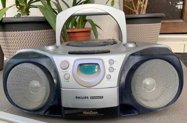 Radio casetofon Philips cu CD player in stare foarte buna