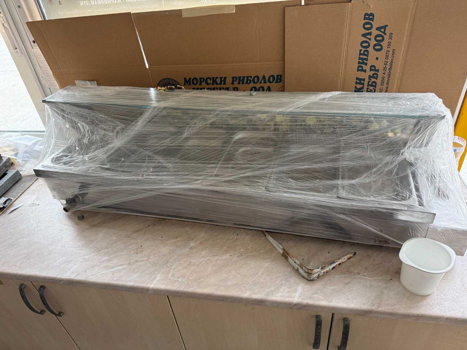 Оборудван контейнер за бързо хранене