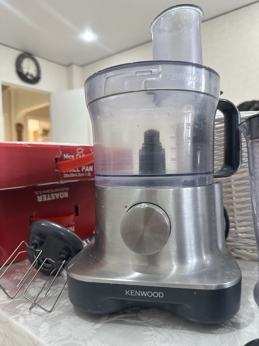 Продам кухонный комбайн KENWOOD