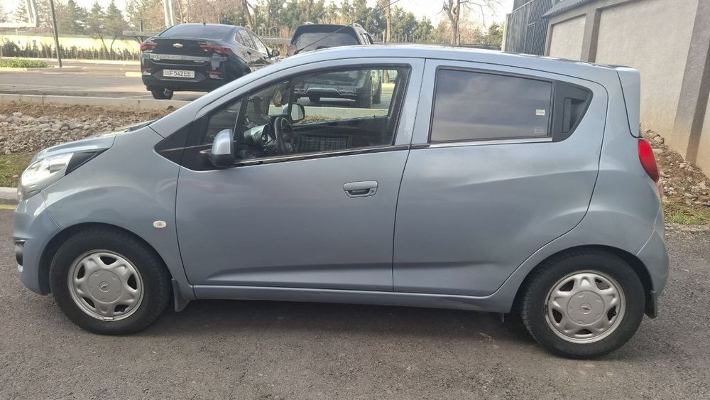 Продается Спарк 2020 года Пробег 109000.Межикар Обогрев сидения.