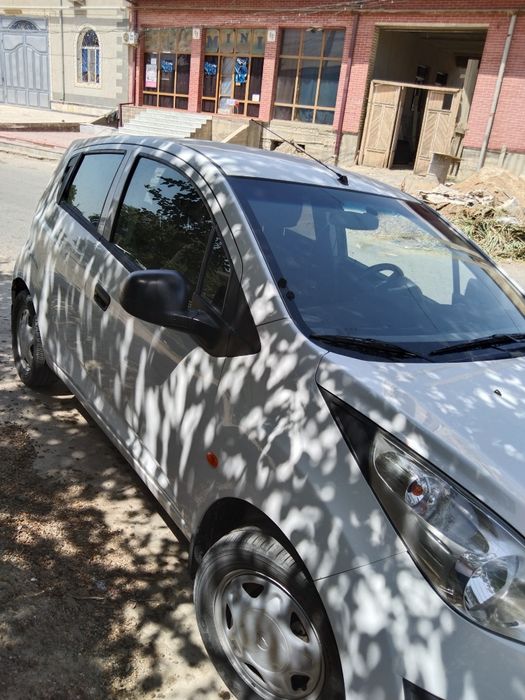 Автомашина Спарк 2011года