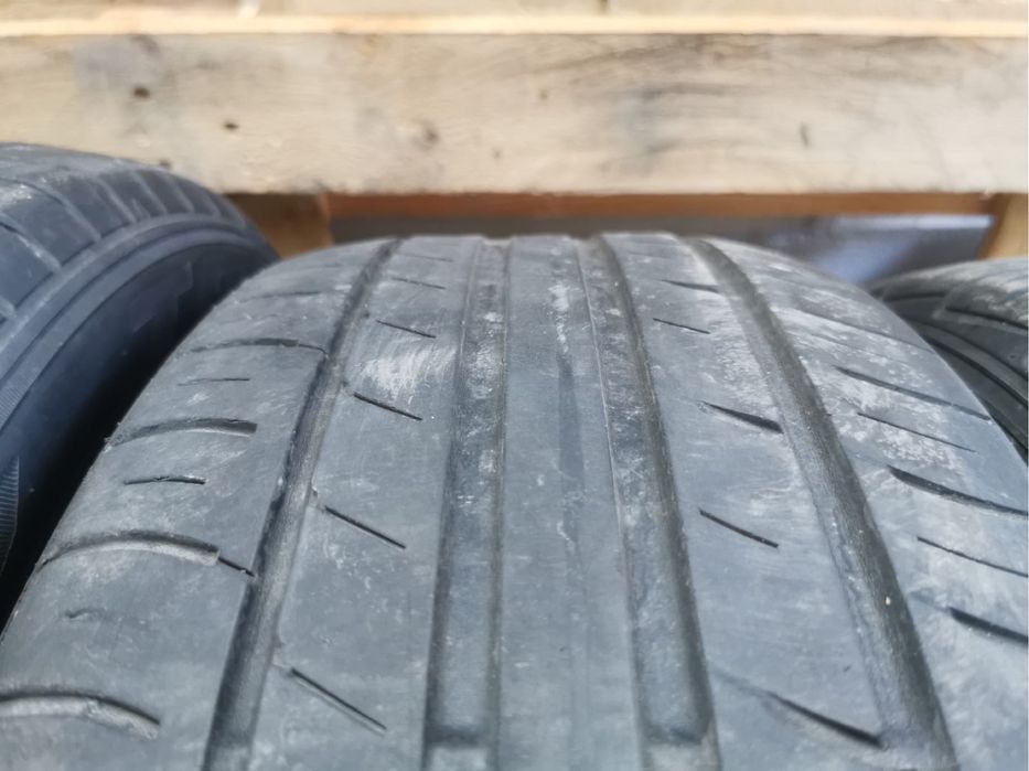 Anvelope de vara 215 55 17 .