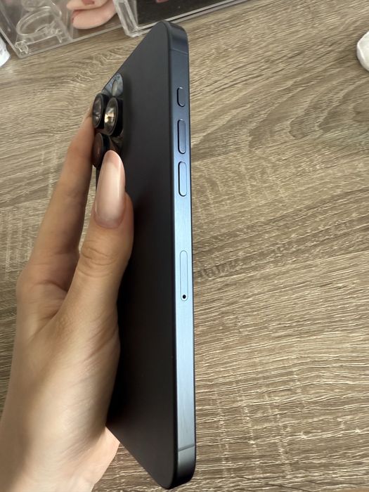 iPhone 15 Pro Max, 256 GB, baterie 86%, stare excelentă!