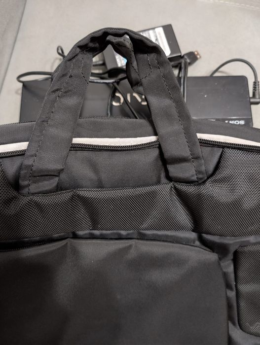 Geantă laptop și USB docking station