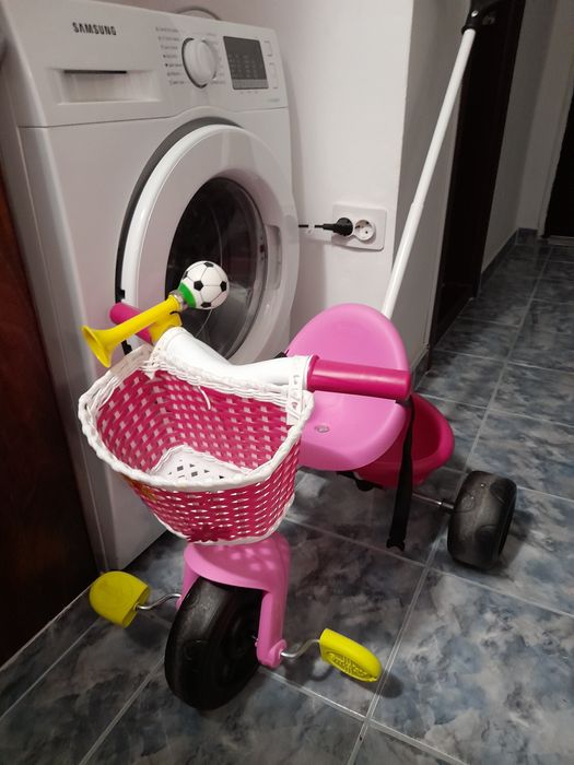 Vand tricicleta cu maner