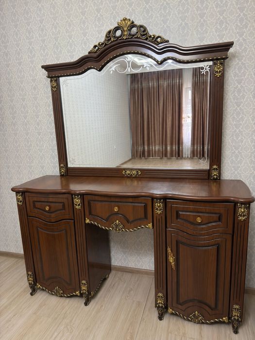 Продаётся спальный гарнитур премиум-класса