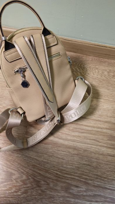 Дамска бежова раничка