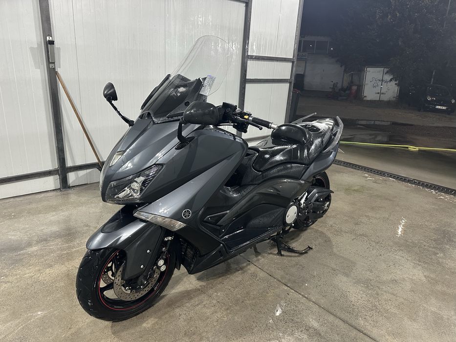 Yanaha t max 530