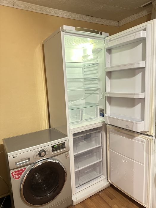 Холодильник Hotpoint Ariston