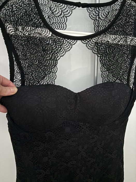 малка черна рокля Guess