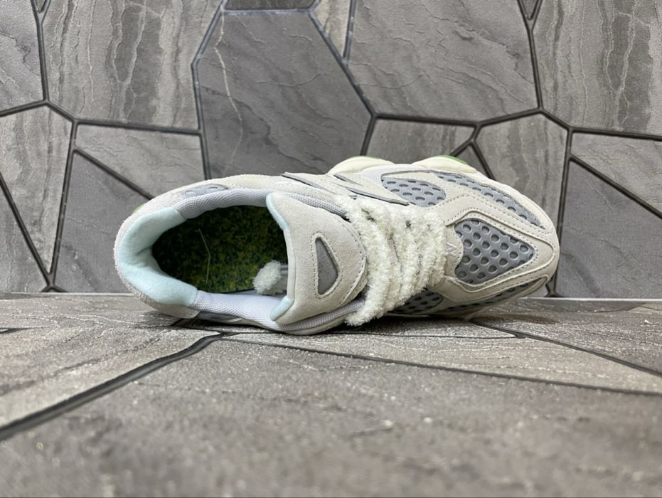 New Balance 9060 - Bricks & Wood