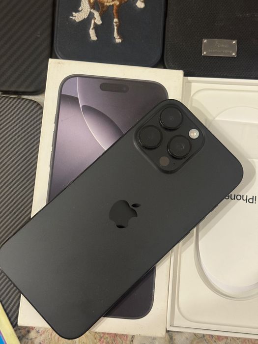 iPhone 16 Pro Max в отличном состоянии