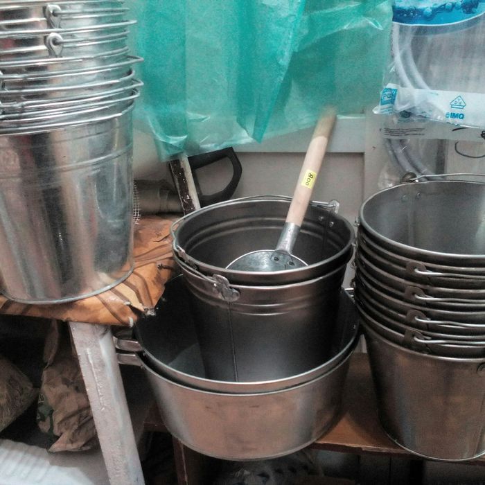 Ведра металические пластиковые