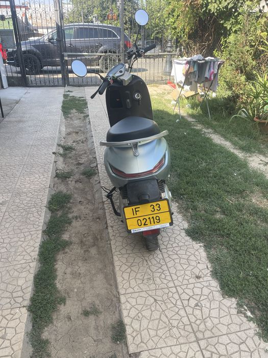 Scuter electric yadea