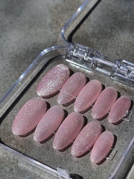 Press on nails за теб