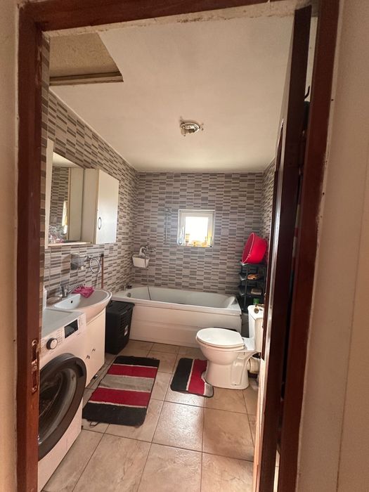 Casa Poiana , Ovidiu