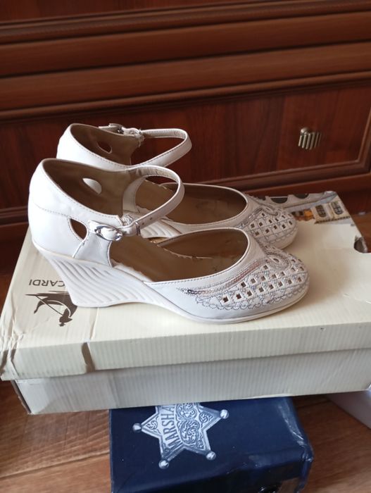 Женская обувь б/у.