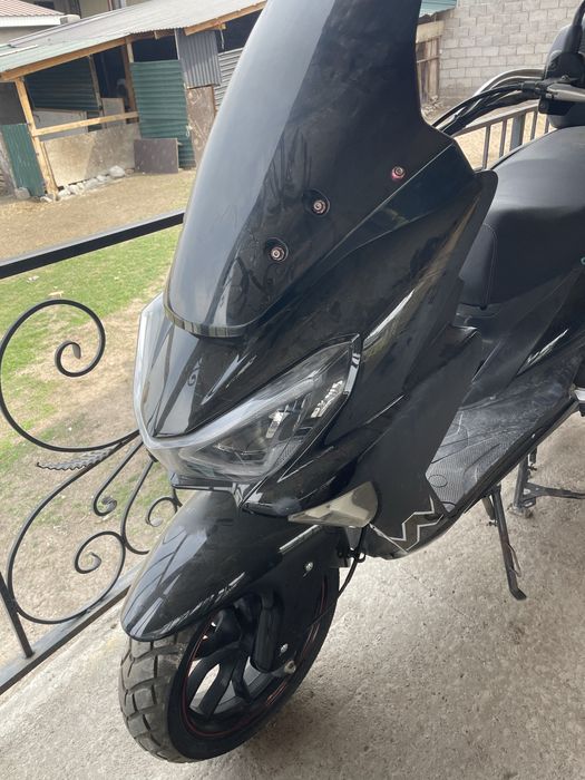 Макси.             .