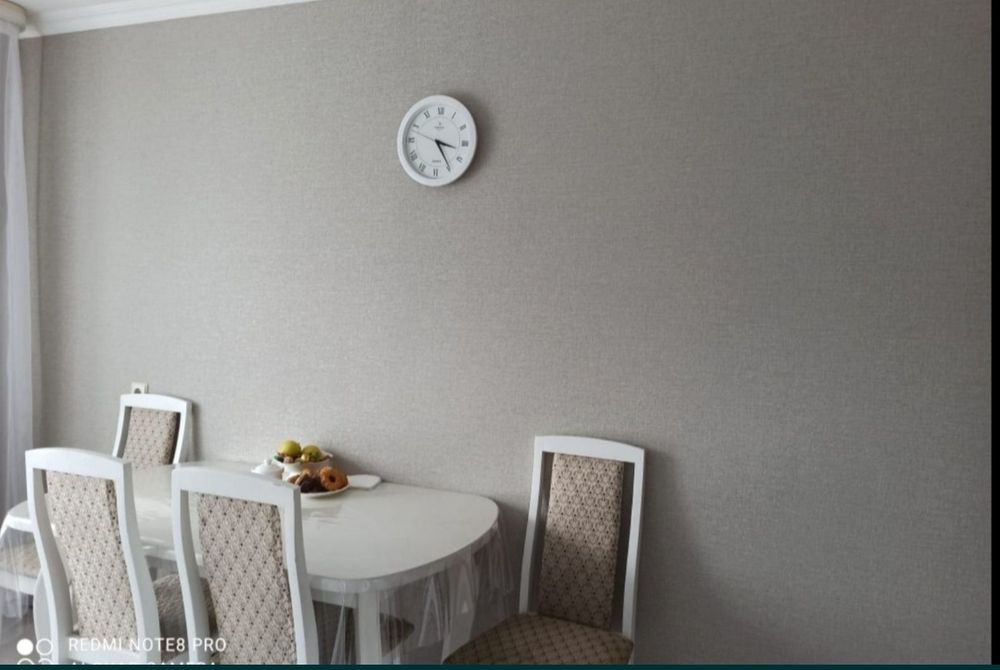 Поклейка обоев и покраска