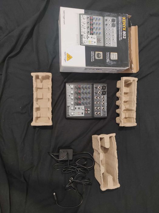 Mixer Behringer XENYX 802