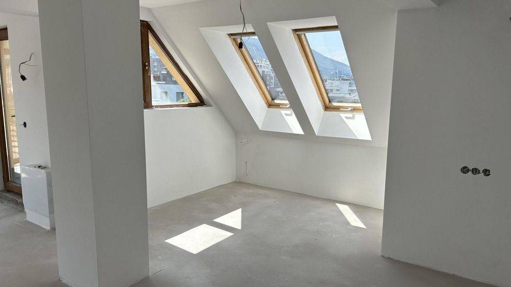 Продава се Тристаен апартамент в София, Витоша - 140 кв.м за 702 €/кв.м - Снимка #3