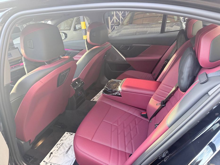 BMW i5 40L M-Sport 2025 yil bez probeg