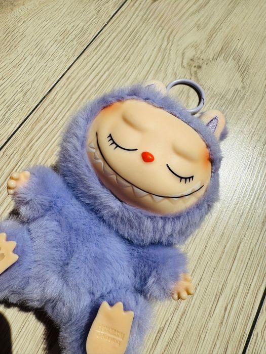 Labubu Have a seat Zizi