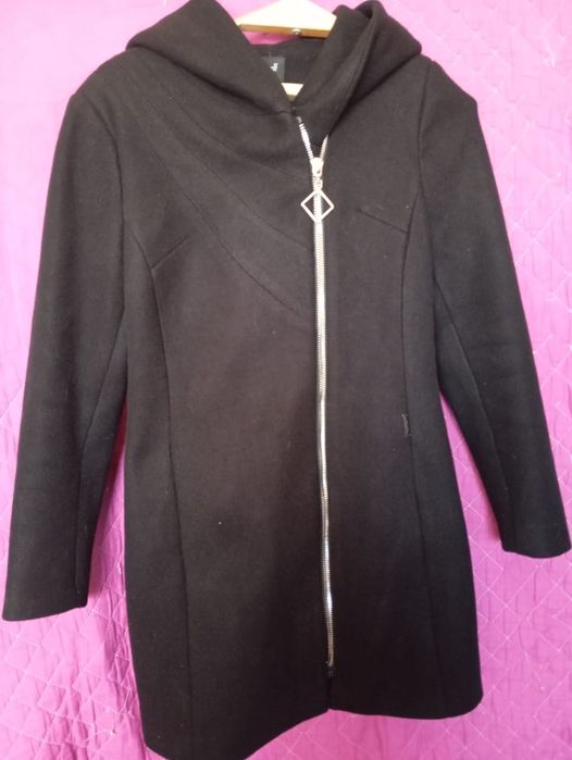 Пальто женское с капюшоном