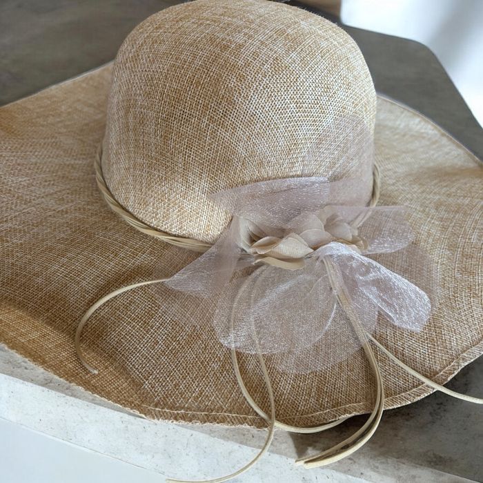 Ръчно декорирана лятна капела