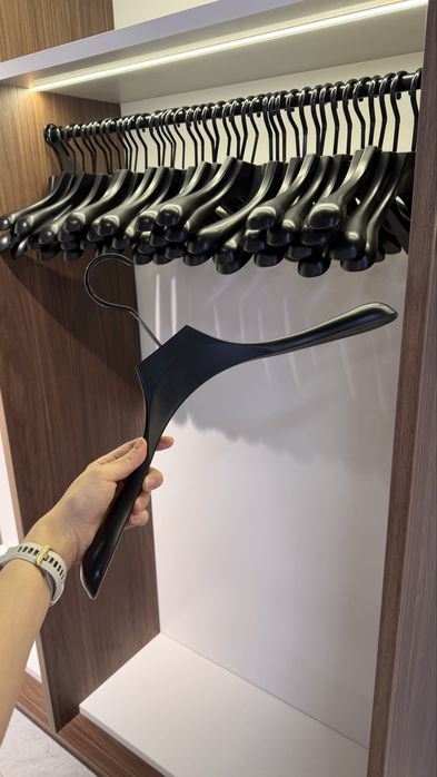 Продам плечики, вешалки