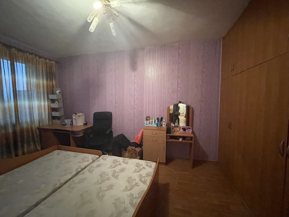 Две легла 55 евро и Секция в Ямбол 45 евро