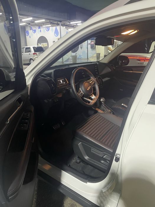 Kia Sonet Full sotiladi