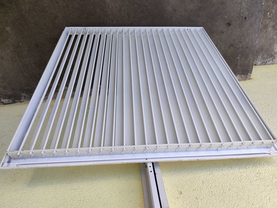 Grila aer aluminiu cu lampi incastrate