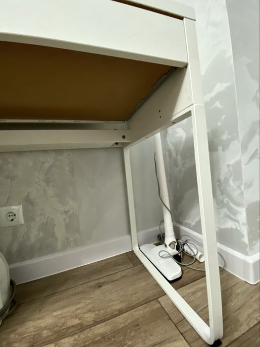 Стол письменный IKEA Микке