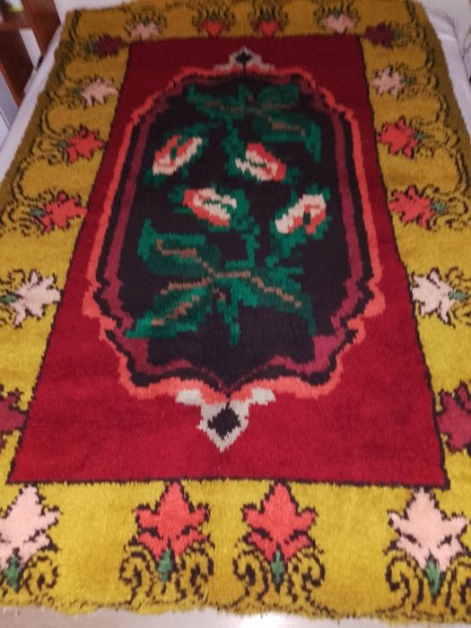 Китеникци,халища, губер/постелки, завивки, килими/ 100 % вълна