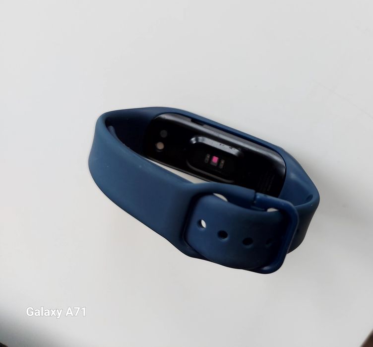Фитнес гривна Samsung Galaxy Fit2 + подарък 2 каишки