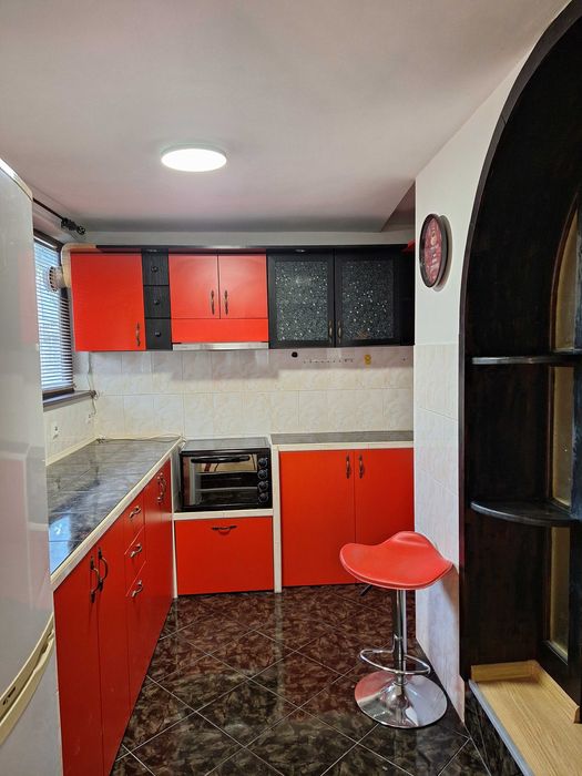 Самостоятелен етаж от къща