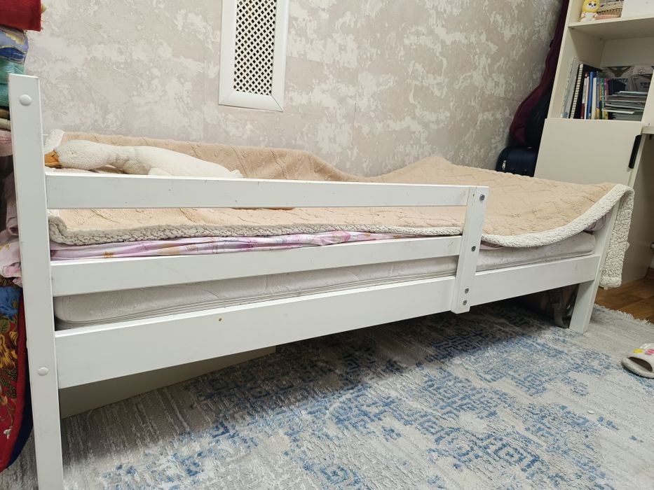 Детская кроватка в отличном состоянии б/у