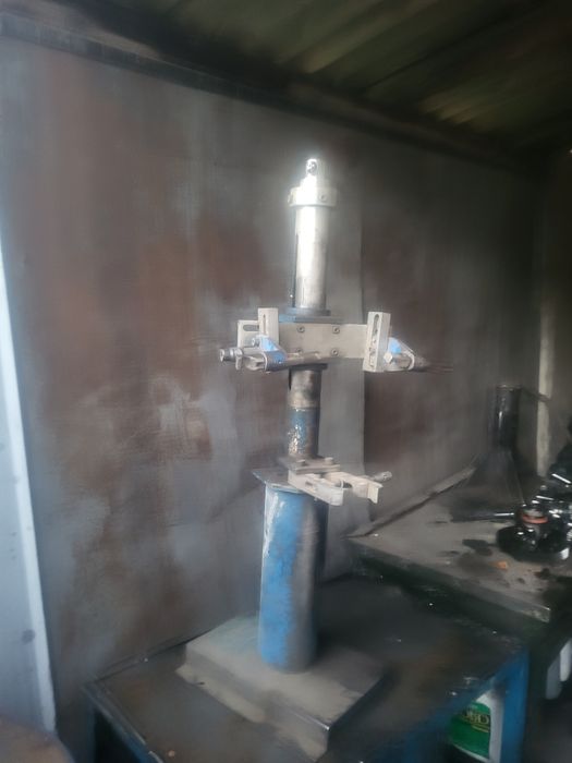 Продам зажим пружины.